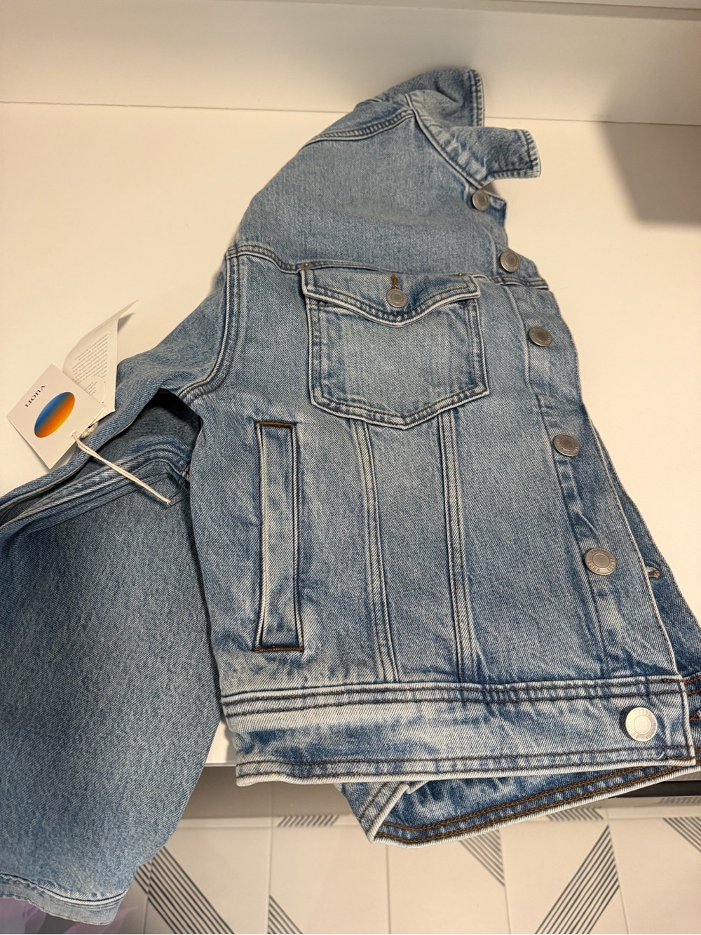 Women's Vuori Vintage Oversized Denim Jacket - Picture 5 of 5